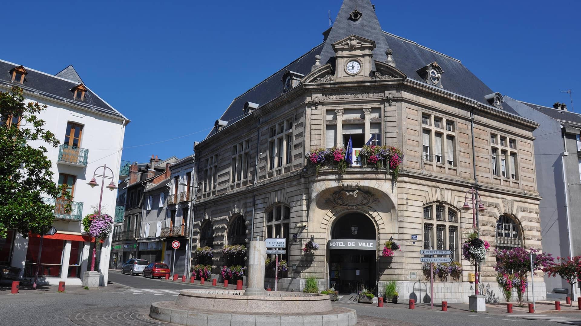 Hôtel de ville de Lannemezan, un cadre idéal pour travailler avec l'expert-comptable Cerfrance