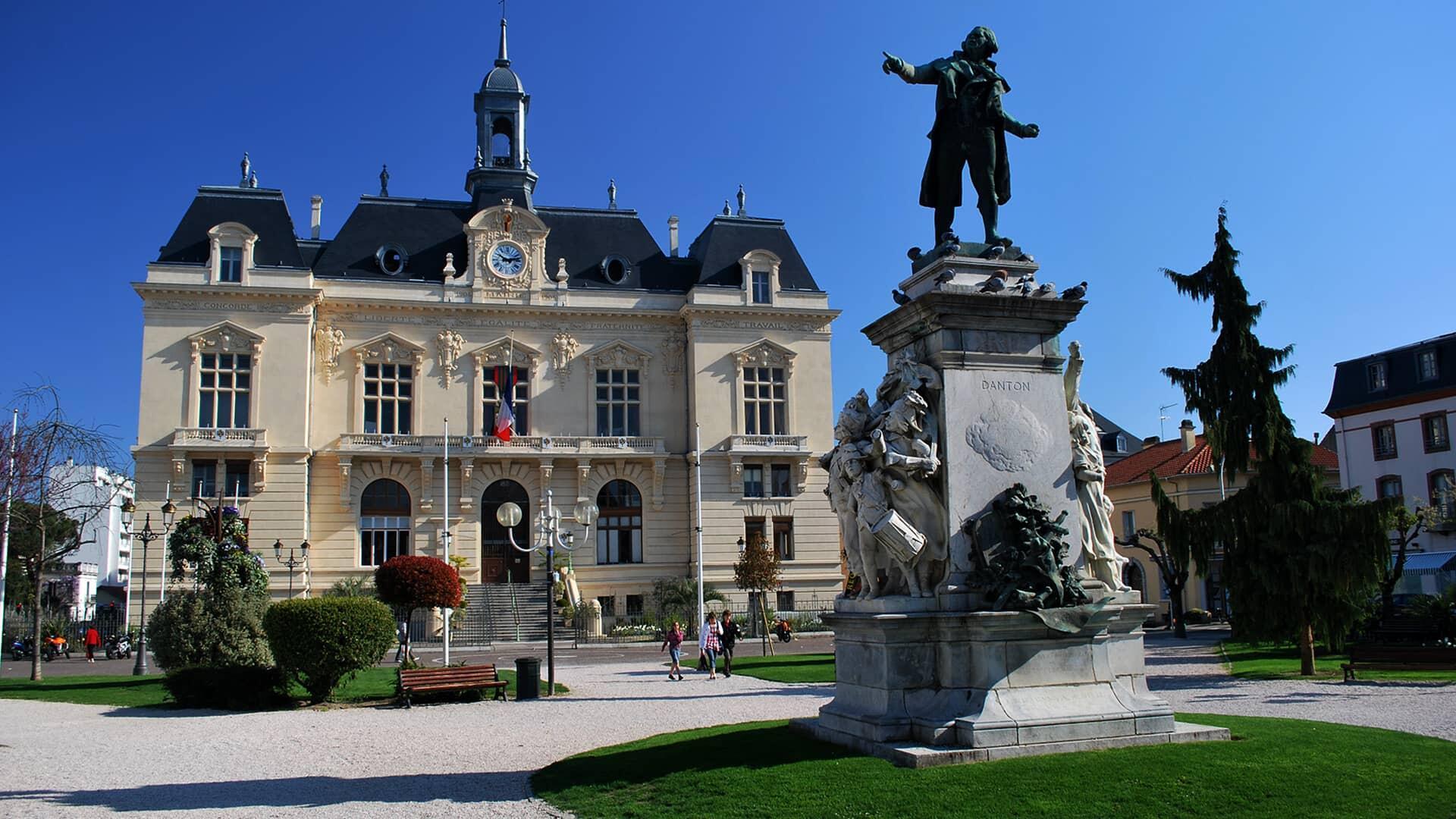Bâtiment de la Mairie de Tarbes, ville qui accueil le Cabinet de comptabilité à Tarbes